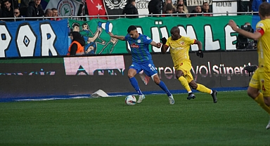 Çaykur Rizespor'dan Farklı Galibiyet! Kayserispor 10 Kişi Kaldı, Maçı 3-0 Kaybetti