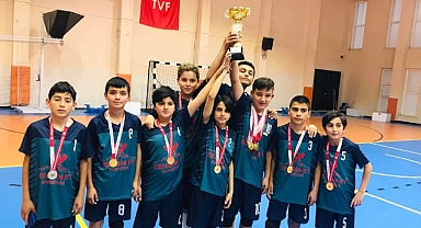 Develi'nin Gururu: Çaylıca Ortaokulu Voleybolda Şampiyon!