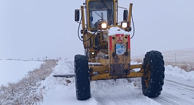 Kayseri Büyükşehir'den Karla Mücadele Seferberliği: 122 Mahalle Yolu Ulaşıma Açıldı