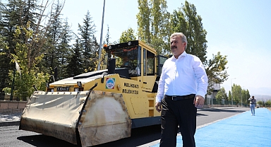 Melikgazi Belediyesi’nden 5 Yılda 661 Kilometre Asfalt Yol Rekoru!