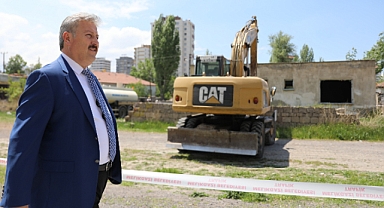 Melikgazi’de Metruk Yapılar Tarihe Karışıyor: 147 Bina Yıkıldı