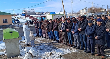 Öğrenci servis midibüsüyle otomobilin çarpıştığı kazada yaralanmıştı, kurtarılamadı 