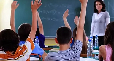 Okullarda Serbest Kıyafet Dönemi Sona Erdi: 4 Yıl Boyunca Değiştirilemeyecek Yeni Yönetmelik Yürürlükte!