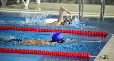 “Sağlığa Kulaç At” Yüzme Yarışması Kayseri’de Büyük İlgi Gördü