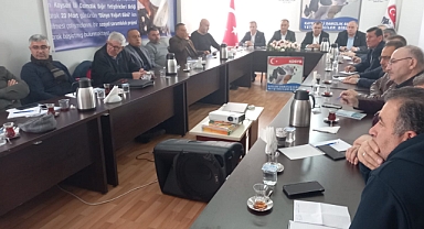 Süt Üreticileri Birliği Başkanları Kayseri'de Buluştu. Ulusal Süt Konseyi Kararı Sütçüleri Tedirgin Etti: Kayseri'den Çözüm Arayışı