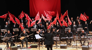 Talas’ta Atatürk’ün Anısına Coşkulu Türk Halk Müziği Konseri