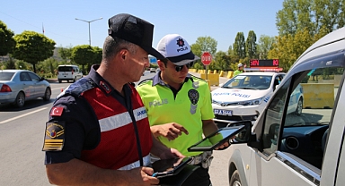 Bakan Yerlikaya Açıkladı: 506 Bin Araç ve Sürücüye Ceza Kesildi!