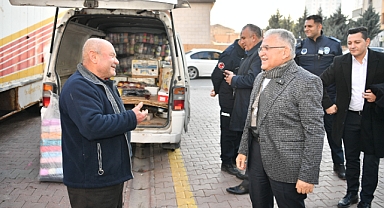 Başkan Büyükkılıç, Gültepe Pazar Yeri ve Sivas Caddesi Esnafını Ziyaret Etti