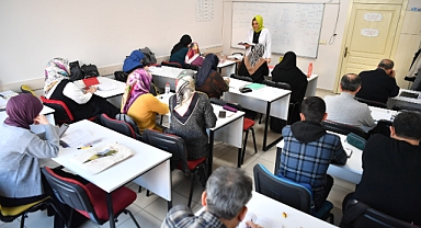 Büyükşehir KAYMEK’in Yabancı Dil Kursları Yoğun İlgi Görüyor