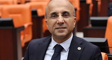 CHP'li Aşkın Genç, Sultan Sazlığı’ndaki Yangına İlişkin Geçmiş Olsun Mesajı Verdi: 