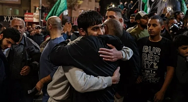 İsrail ve Hamas, Gazze'deki 15 Aylık Savaşın Ardından Ateşkes