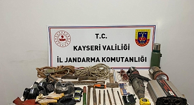 Sit alanı tümülüste define arayan 4 kişi yakalandı