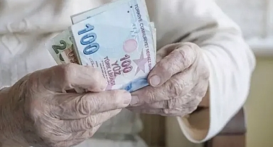 Zamlı emekli maaşları hesaplara yatmaya başladı