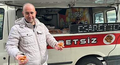 3 yıldır çekişmeli süren boşanma davası sonuçlanınca lokma dağıttı