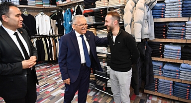 Başkan Büyükkılıç, Hunat Çarşısı Esnafını Ziyaret Etti