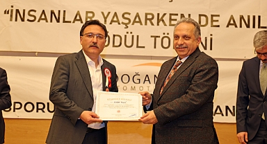 Başkan Yalçın’a Spora Katkılarından Dolayı Ödül