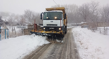 Büyükşehir, Karla Mücadelede 22 Mahalle Yolunu Açtı