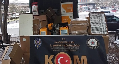 Kaçak Tütün ve Sigara Üretimi Operasyonu: 2 Şahıs Yakalandı