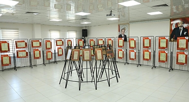 KAYMEK, ‘Belgelerle Osmanlı’da Palas’ Sergisini Ziyaretçilere Sunuyor