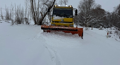 Kayseri Büyükşehir Belediyesi, Kırsal Yollarda Karla Mücadeleyi Sürdürüyor
