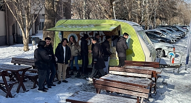 Kayseri Büyükşehir Belediyesi, Öğrencilere Ücretsiz Sıcak Çorba İkram Ediyor