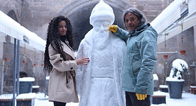 Kayseri’de Kar Yağışı Sanata Dönüştü: Mimar Sinan’ın Kardan Heykeli Yapıldı