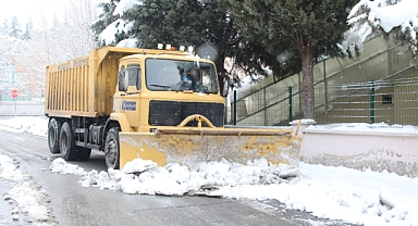 Melikgazi Belediyesi, 2900 Kilometrelik Yolda Kesintisiz Karla Mücadeleye Devam Ediyor