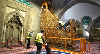 Melikgazi Belediyesi, Ramazan Ayı Öncesi Camilerde Kapsamlı Temizlik Gerçekleştirdi