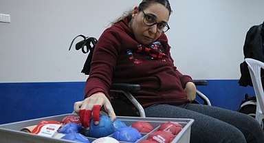 Serebral palsili Derya, boccia sporunda milli takımı hedefliyor