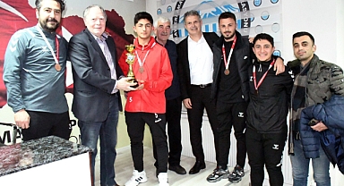  Talas Belediyespor U16 Takımı, Kayseri'yi Bir Kez Daha Şampiyon Olarak Temsil Edecek