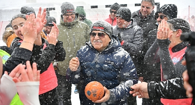 Türkiye’nin İlk Kar Hentbol Şampiyonası Erciyes’te Gerçekleşti