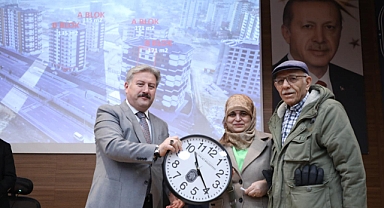 Yıldırım Beyazıt Kentsel Dönüşüm Projesi'nde Kura Heyecanı: Yeni Evler Sahiplerine Teslim Edildi