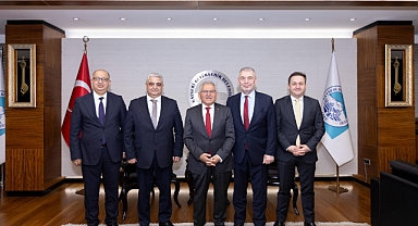 BAŞKAN BÜYÜKKILIÇ, ERCİYES ANADOLU HOLDİNG HEYETİNİ AĞIRLADI