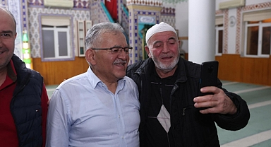 Başkan Büyükkılıç, Esenyurt’ta Teravih Namazında Kayserililerle Buluştu