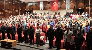 Deprem Haftasında düzenlenen resim yarışmasında dereceye girenlere ödüller verildi