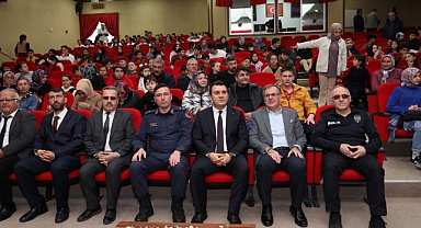 İstiklal Marşı'nın Kabulü Hacılar'da Coşkuyla Kutlandı