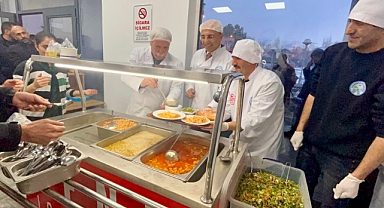 Pınarbaşı Belediyesi’nden Dayanışma Sofrası: Kent Lokantası İlk İftarını Verdi