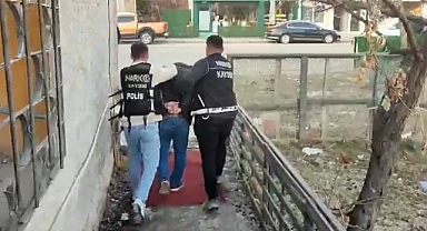 Uyuşturucu Madde Ticareti Suçundan Aranan Şahıs Yakalandı