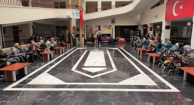 Büyükşehir'den Huzurevindeki Yaşlılara Bayramda İllüzyon Sürprizi