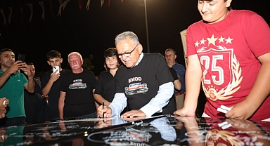 Başkan Büyükkılıç, Klasik Otomobil Festivali’nde Vatandaşlarla Buluştu