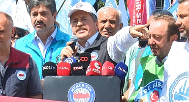 Memur-Sen, Hazine ve Maliye Bakanlığı Önünde “Gelir Adaleti” İçin Eylem Yaptı