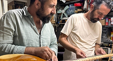 Niğdeli Kardeşler, El Emeğiyle Müzik Enstrümanları Üretiyor