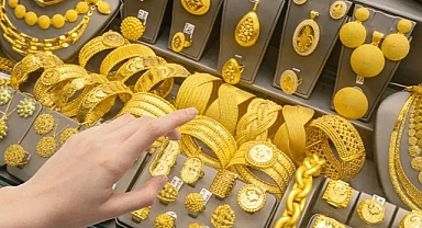 Altın Fiyatları Rekora Koşuyor: Düğün ve Nişan Sezonunda Sarraflarda Yoğunluk