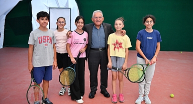 BAŞKAN BÜYÜKKILIÇ’TAN BALON TENİS KORTLARINA ZİYARET