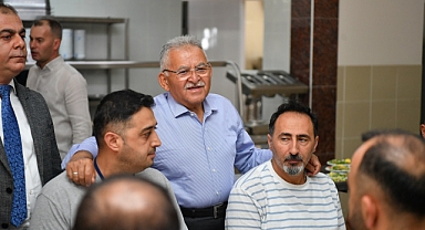 Başkan Büyükkılıç'tan KASKİ'ye Ziyaret ve Sürpriz Çağrı Merkezi Kontrolü