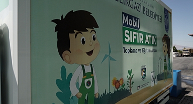 BAŞKAN PALANCIOĞLU’NDAN YENİ UYGULAMA: MOBİL SIFIR ATIK TOPLAMA VE EĞİTİM ARACI HİZMETTE