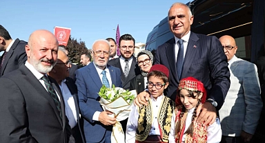 Kocasinan’da Biyolojik Göletli Türkiye’nin En Görkemli Kütüphanesi Açıldı