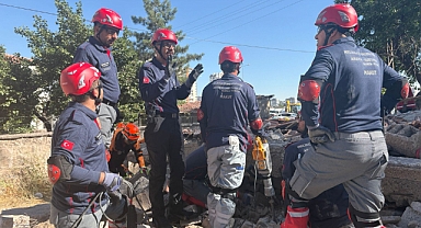 Melikgazi Arama Kurtarma Ekibi Deprem Tatbikatında Sahadaydı
