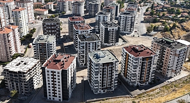 MELİKGAZİ’DE KENTSEL DÖNÜŞÜM HIZ KESMİYOR: 300 DAİRE TESLİM EDİLİYOR