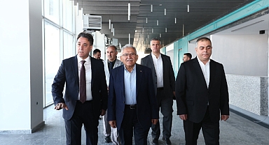 Başkan Büyükkılıç, Develi Yeni Terminal Binasında İncelemelerde Bulundu